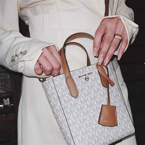 how to authenticate michael kors bag - how to tell Michael Kors bag.